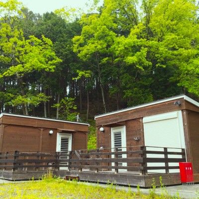 別荘として板蔵5型を2棟設置