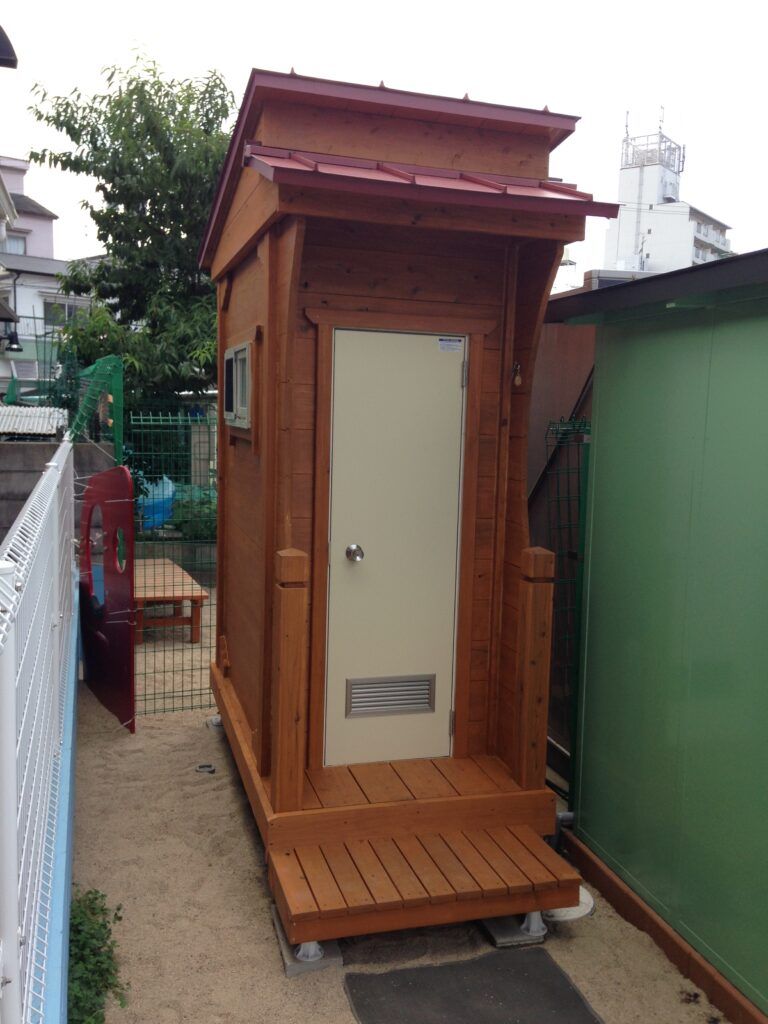 大阪府門真市にてログBOX 1-2型をトイレとして設置